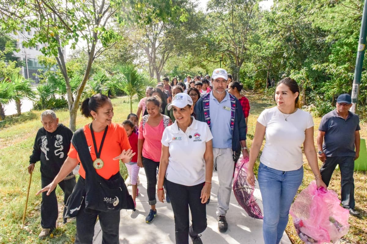 Encabeza Mara Lezama reforestación y limpieza del Parque Kabah
