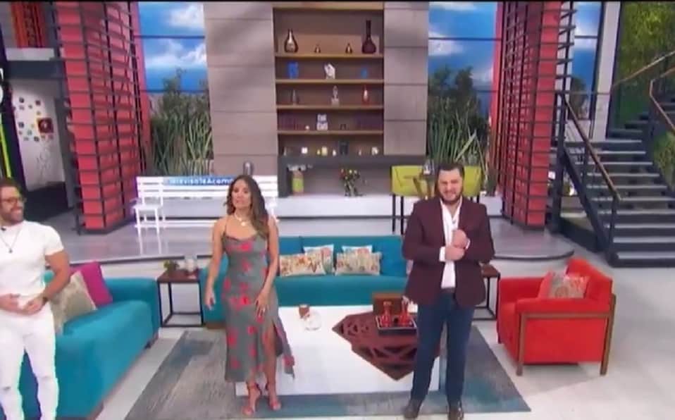 Conductora de 'Hoy' "mete la pata" y menciona a la competencia