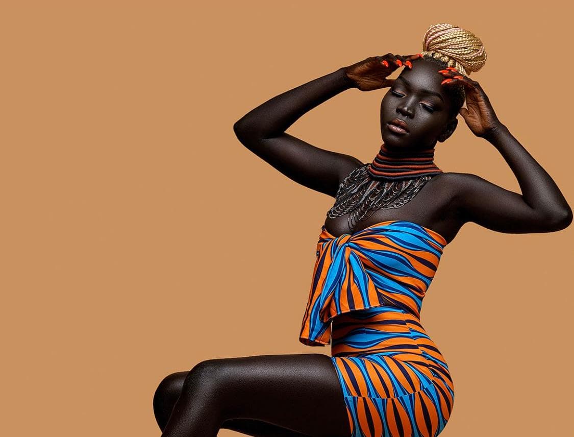 Galería: Conoce a Nyakim, la modelo con el ¡tono de piel más oscuro del mundo!
