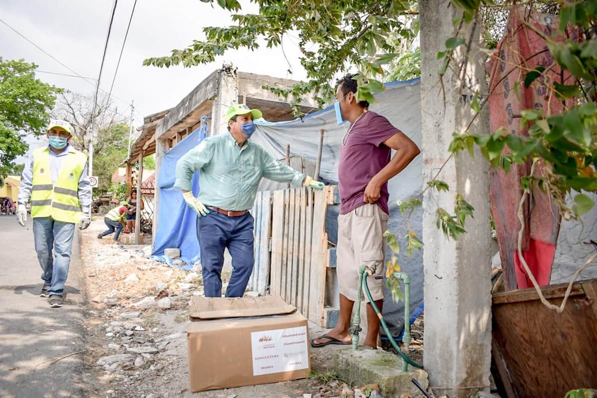 Entregan despensas a vecinos del Centro Ceremonial Maya ante COVID-19