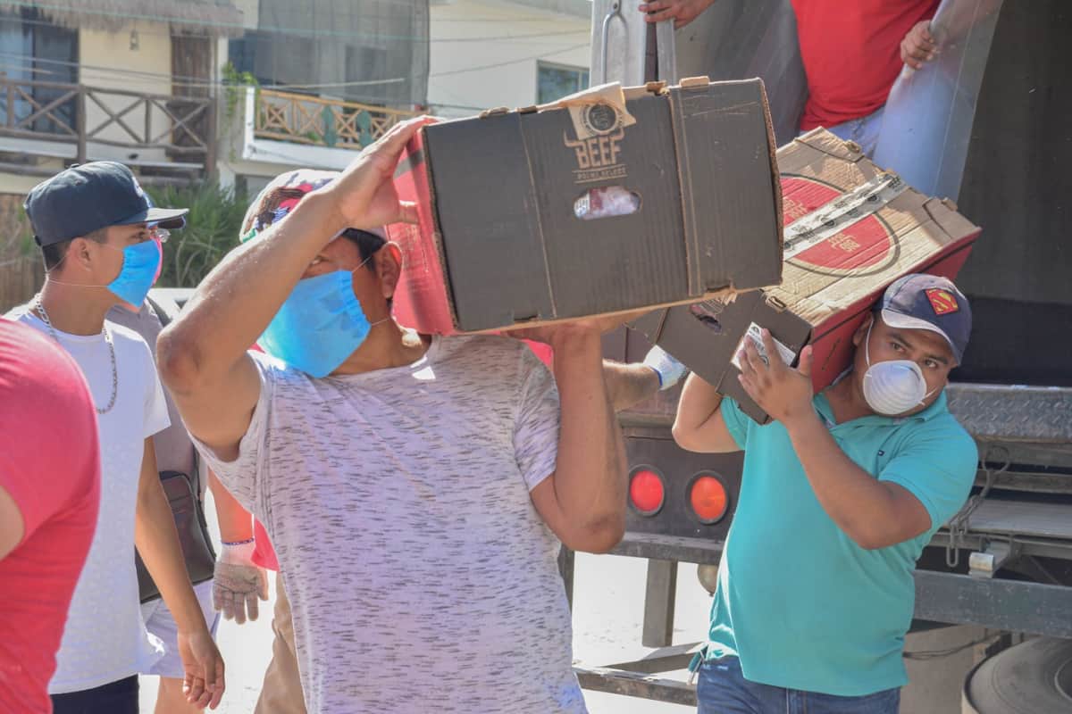 Brigadas entregan alimentos en colonias “Cristal y Yaaxtulum ante Covid-19