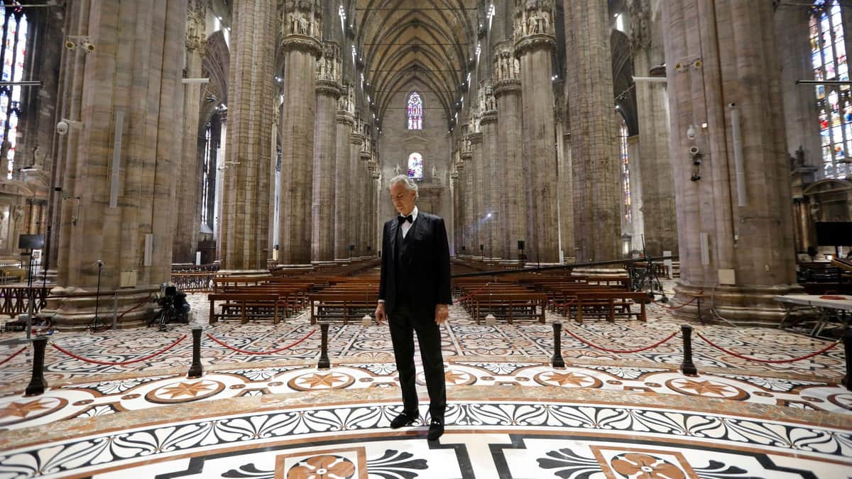 Video: Así fue el conmovedor concierto de Andrea Bocelli en una catedral vacía en Milán