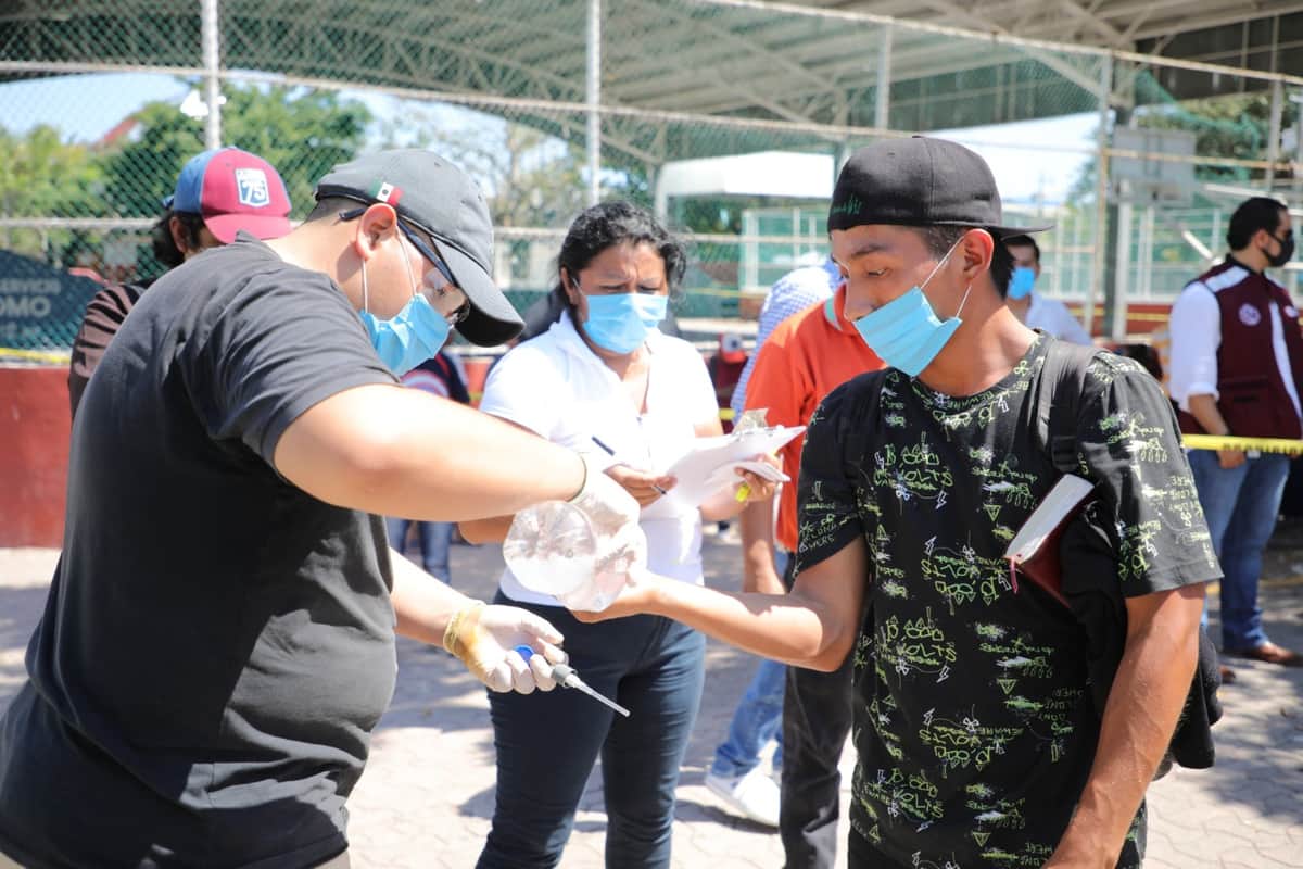 Gobierno de Solidaridad brinda apoyo a foráneos para volver a casa por la pandemia