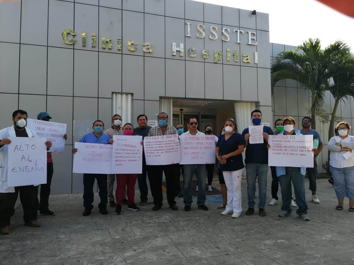 Protesta personal del ISSSTE en Cancún por falta de insumos ante COVID-19