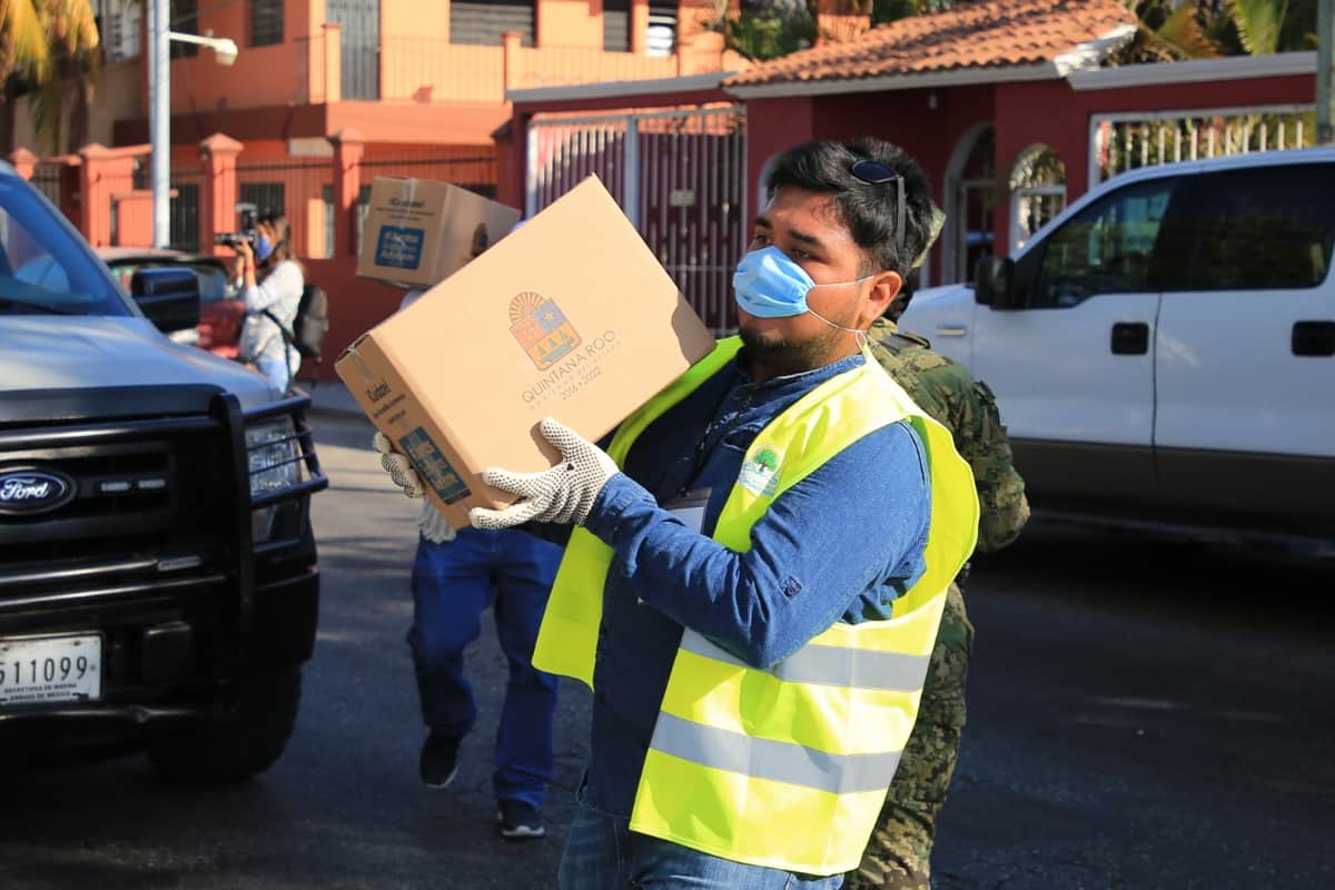 Comienza entrega de despensas en la Colosio y Nicté Ha en beneficio de los playenses