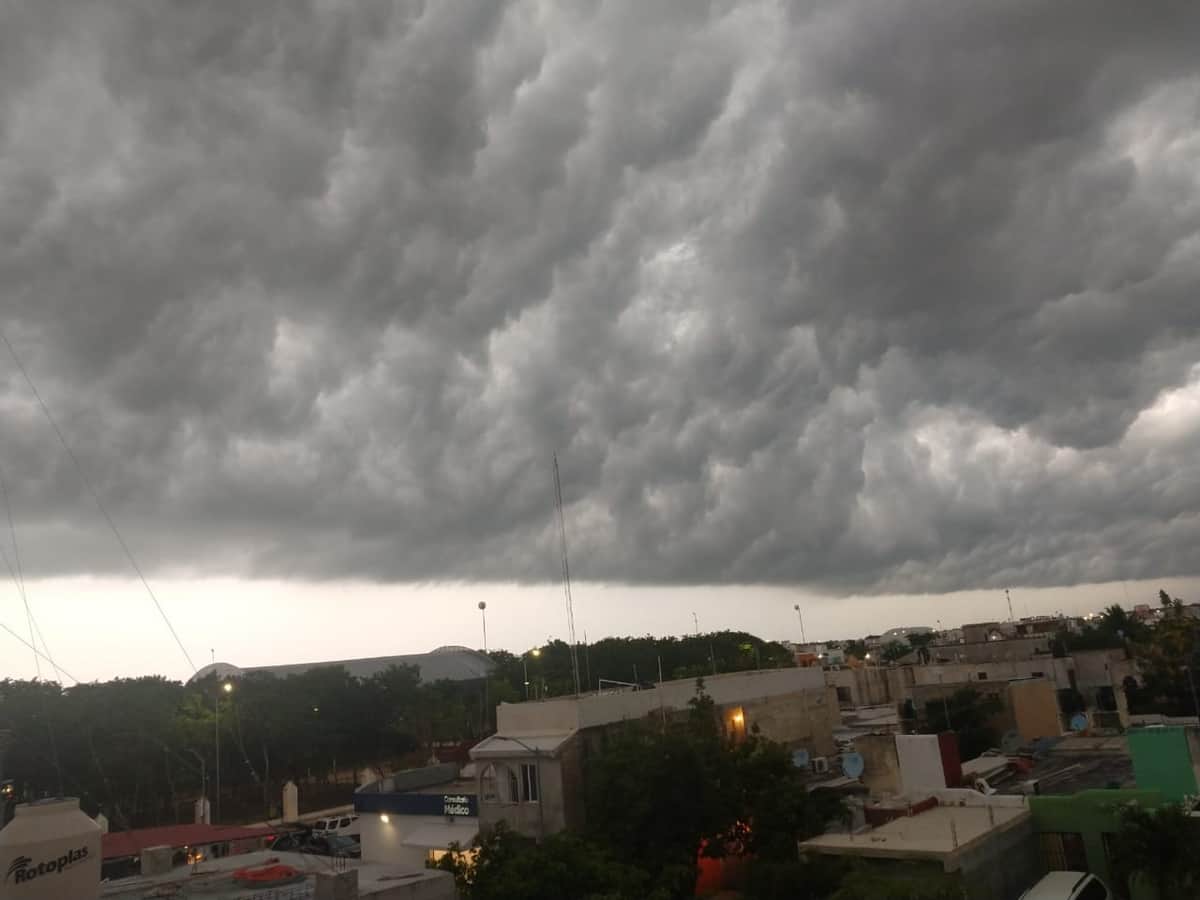 Fuertes lluvias y vientos se aproximan a Playa del Carmen