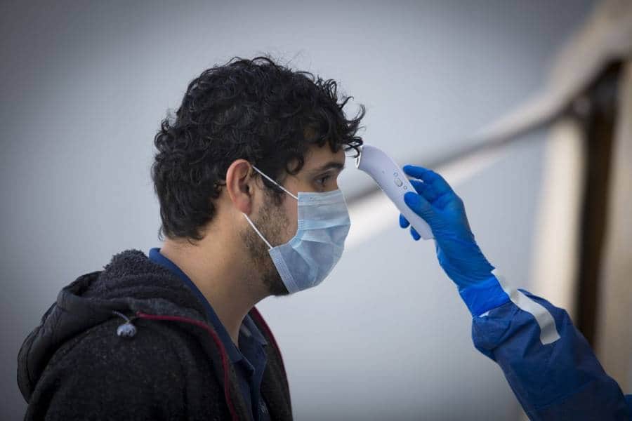 Casos de Covid aumentan en Cancún porque la gente "relaja" la sana distancia