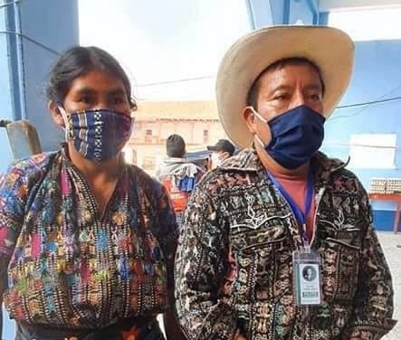 Abuelitos agricultores regalan su cosecha a personas necesitadas ante la pandemia
