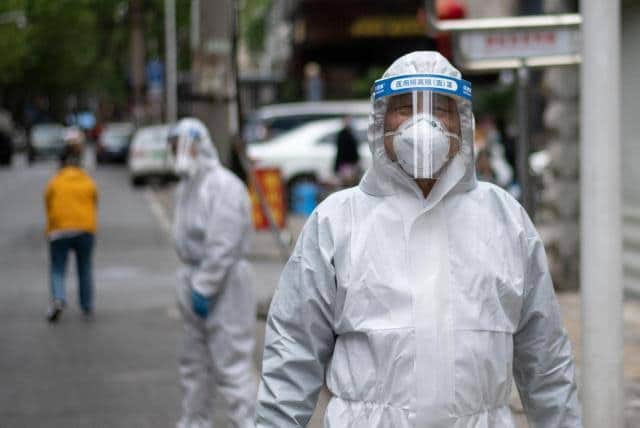 'Es frustrante porque no sabes cuándo terminará': en China regresan las cuarentenas