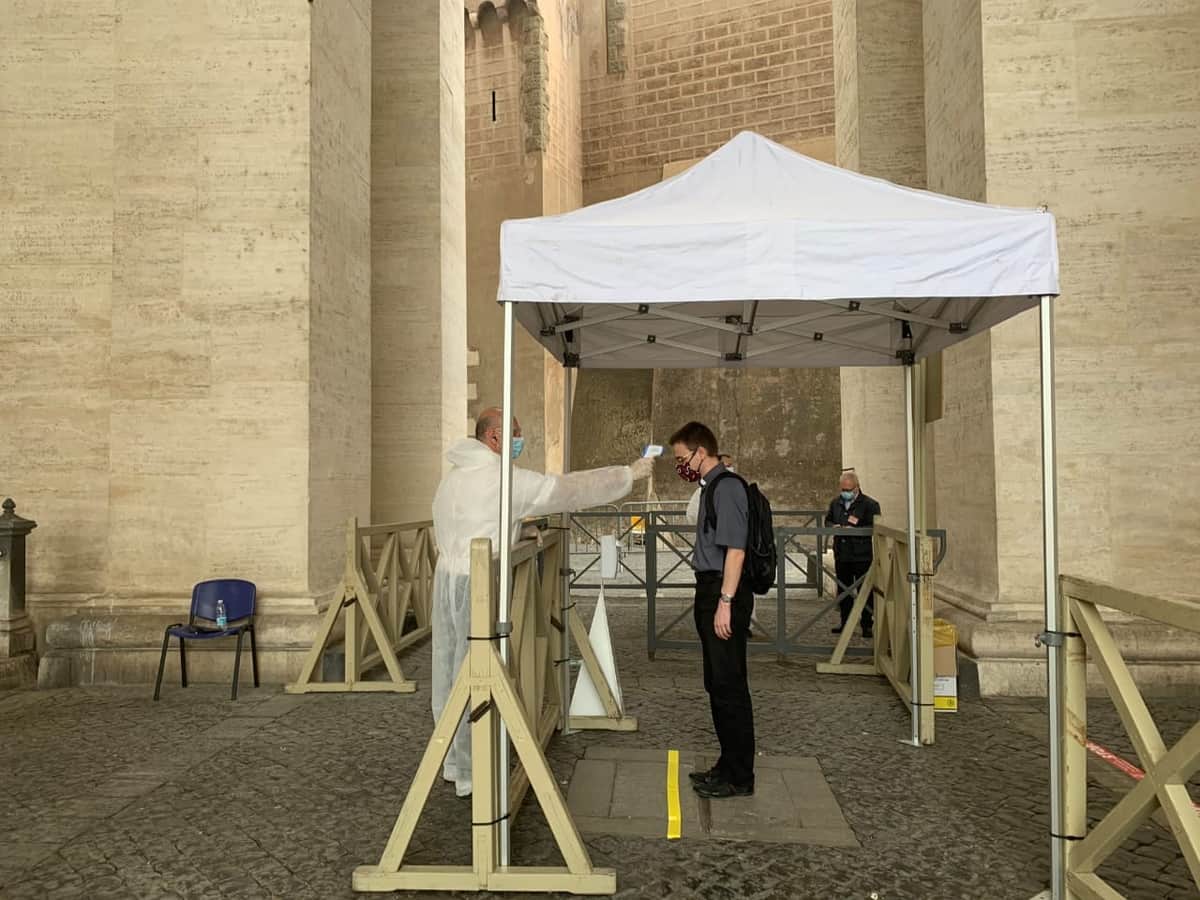 Galería: Reabren El Vaticano y muchos comercios en Italia tras la pandemia