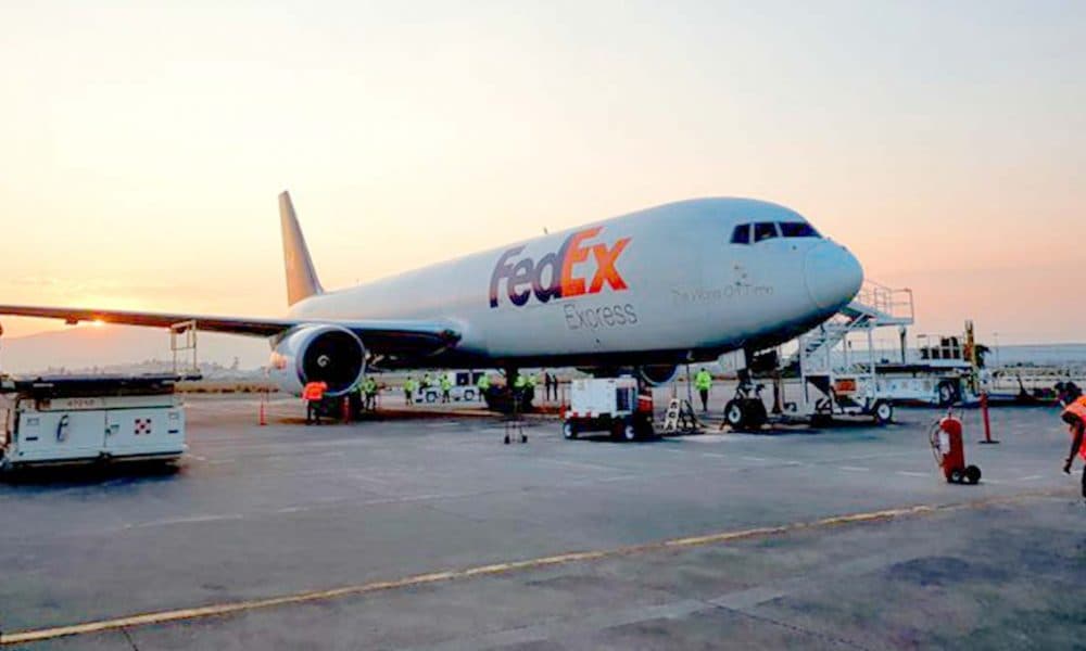 Video: Llegan a México ventiladores y monitores comprados a Estados Unidos