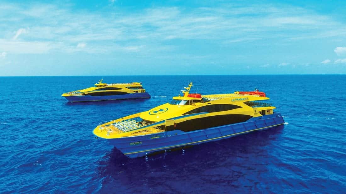 Denuncian sobrecupo y altos costos en ferry entre Playa del Carmen y Cozumel