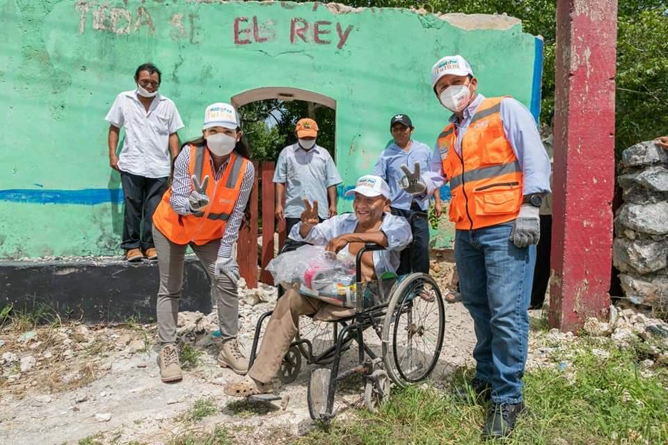 Autoridades de Tulum entregan despensas a familias en zonas maya y de transición