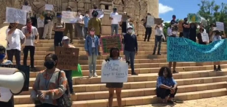 Ambientalistas y ciudadanos protestan en Mérida contra el Tren Maya