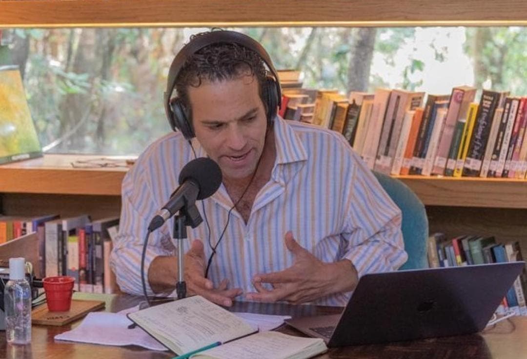 Acusa Carlos Loret intimidación del gobierno tras revelar propiedades de los Ackerman Sandoval