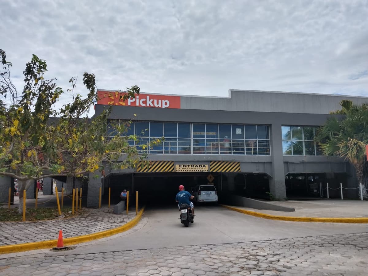 Walmart de Playa del Carmen se adapta a la "Nueva Normalidad"