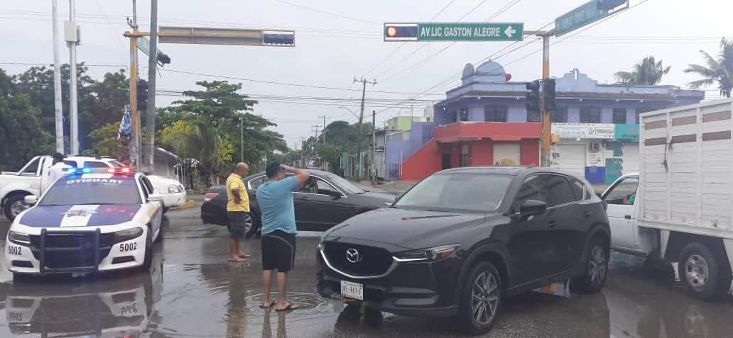 Se registra choque automovilístico en Cancún