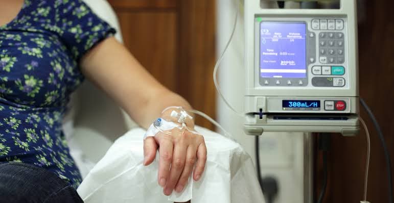 La mayoría de los países descuidó tratamientos de cáncer o diabetes por Covid-19: OMS