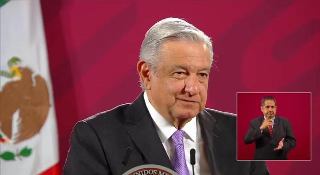 Grito, con 500 personas separadas en el Zócalo, propone AMLO