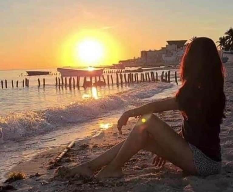 ¡Las playas cerradas y esta funcionaria yucateca se pasea en ellas! La tunden en redes