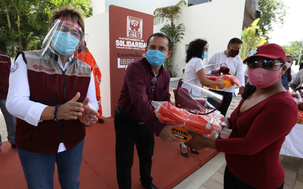 ¡Se ponen guapos! Trabajadores de Servicios Públicos de Solidaridad estrenan uniformes