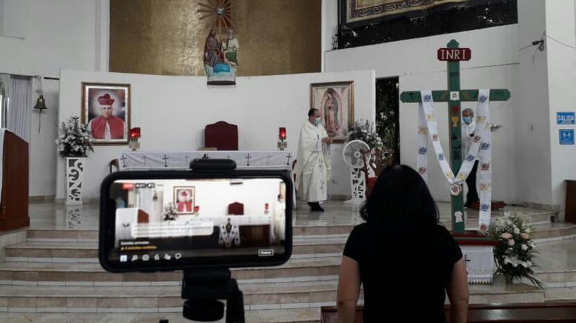 Obispo regresaría a actividades en unas semanas, tras contagiarse de Covid-19