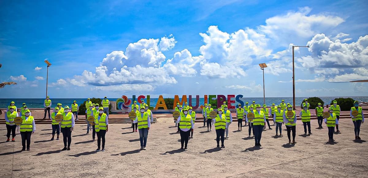 ¡Llegan “Gorras Amarillas”! Guiarán a ciudadanos en Isla Mujeres para cuidar su salud