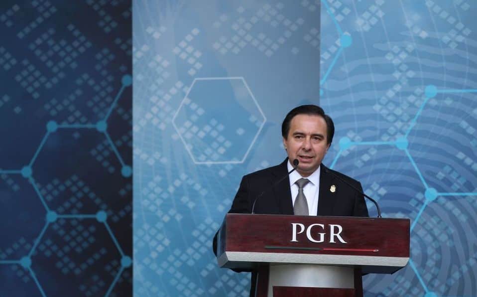 Video: Exhiben interrogatorio ilegal de ex funcionario del caso Ayotzinapa a detenido