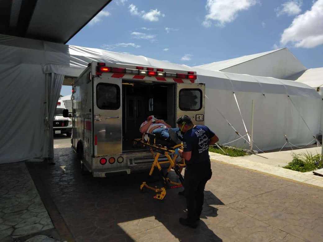 Balean a taxista y pasajero en Cancún