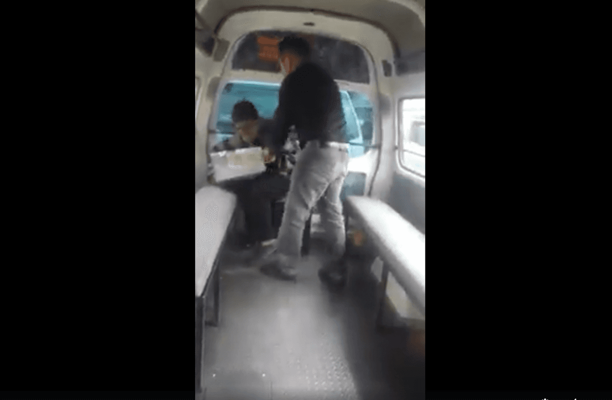 Video: Chofer de combi golpea a tortero a quien no le alcanzó para pagar el pasaje completo