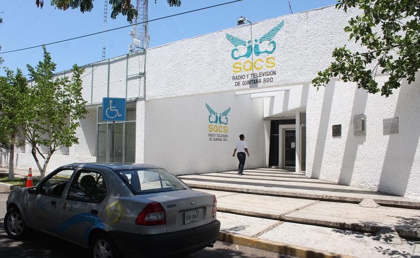 Suspenden noticiarios del SQCS por confirmarse que conductor tiene Covid-19