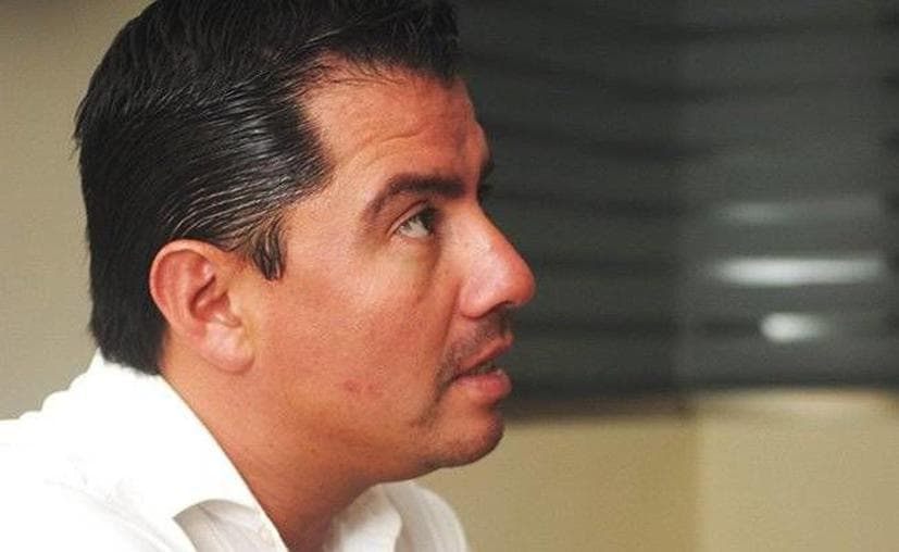 Despojan asaltantes a Juvenal Reyes de Rolex con valor de un millón de pesos