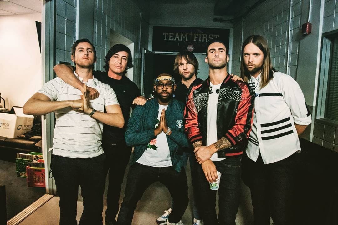 Arrestan a miembro de Maroon 5 ¡por violencia doméstica!