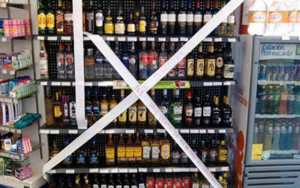 Seguirá restricción a la venta de alcohol en Quintana Roo todo julio