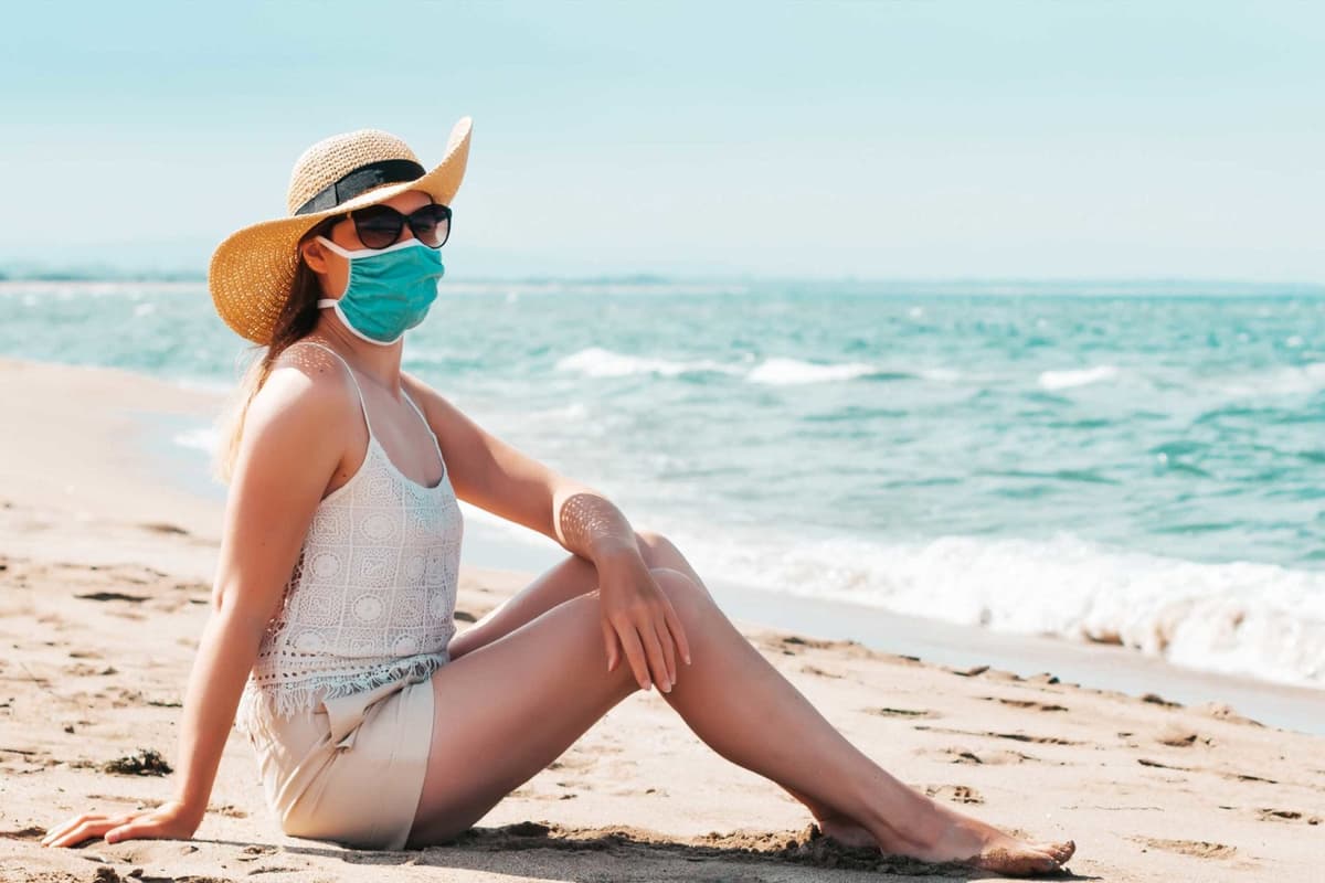¿Hay un mejor tipo de cubrebocas para ir a la playa?
