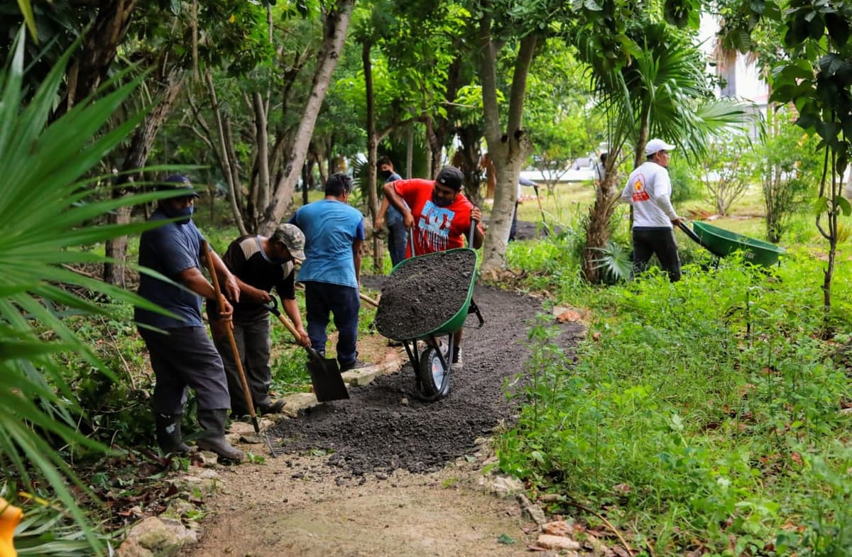 ¡Embellecen Cancún! Convierten basureros clandestinos en áreas de uso comunitario