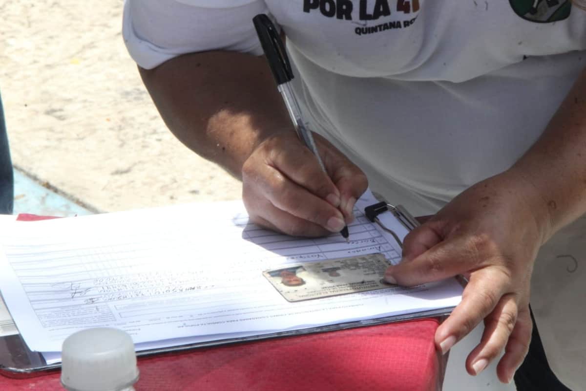 Quintana Roo entregará más de 28 mil firmas para juicio a expresidentes