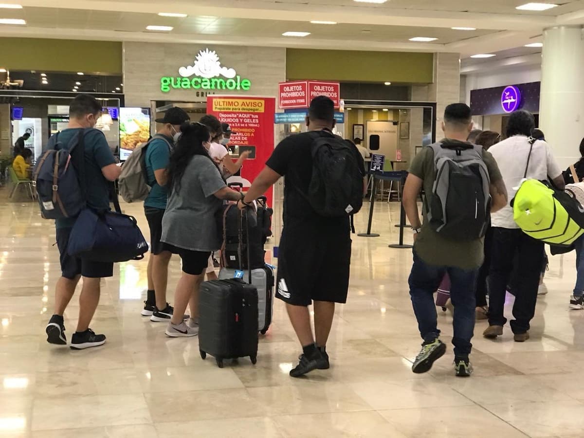 "Revive" el Aeropuerto de Cancún con 196 vuelos en un día