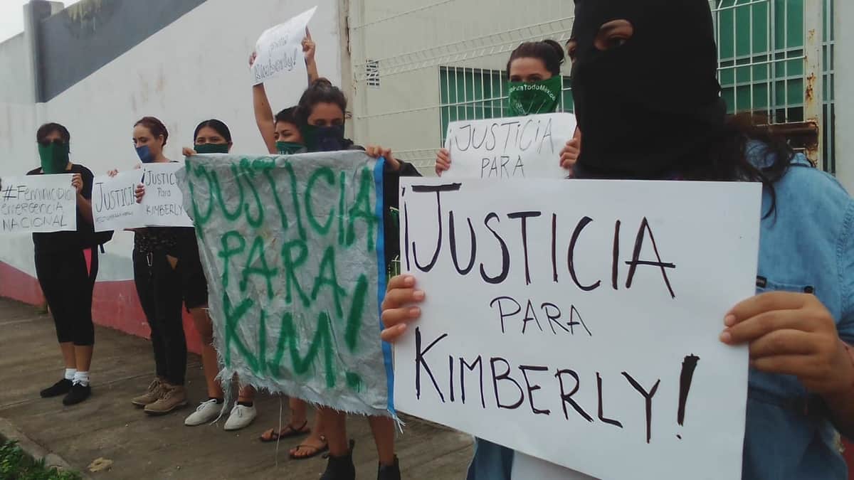 Amigas de Kimberly piden 50 años de cárcel para feminicida