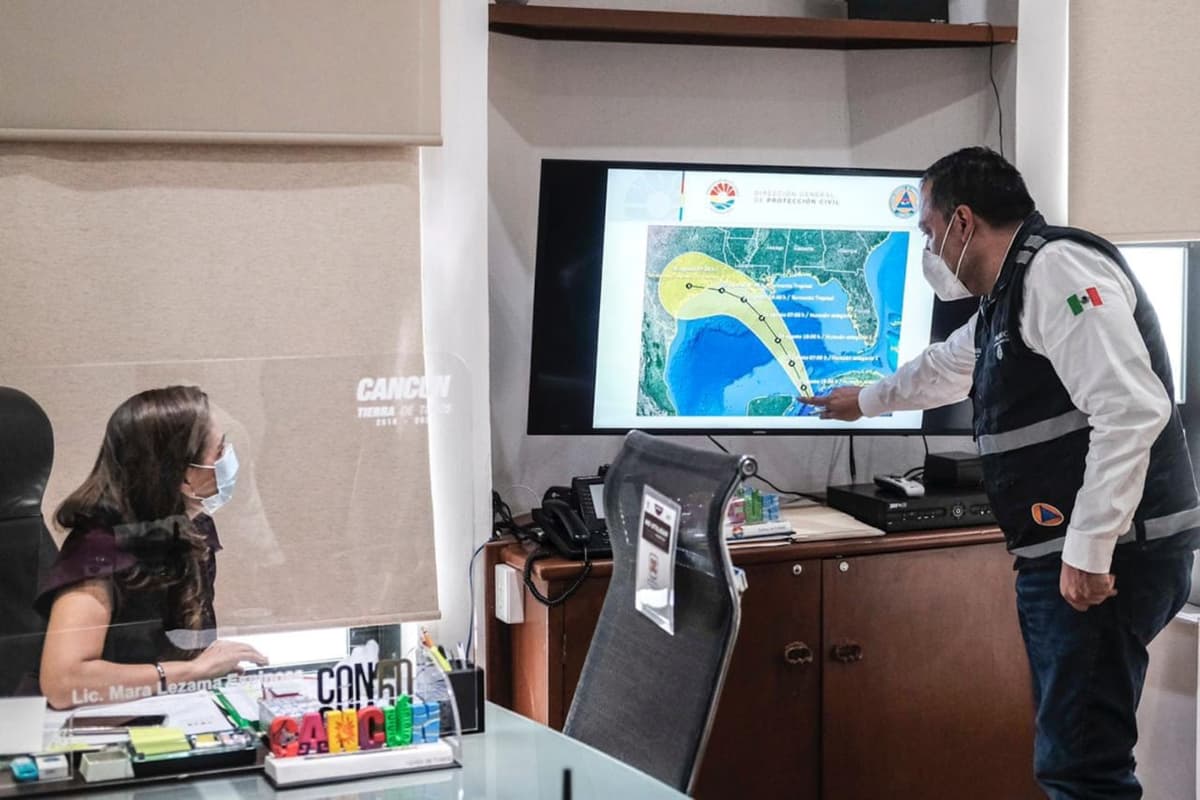 Mara Lezama sostiene reunión de trabajo para salvaguardar a la población de "Marco"