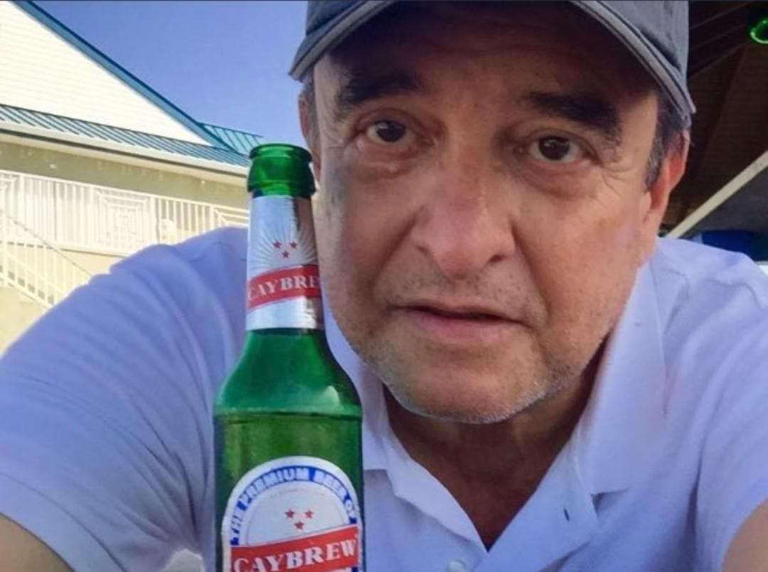 Filtran fotos del hermano de AMLO en Islas Caimán, paraíso fiscal