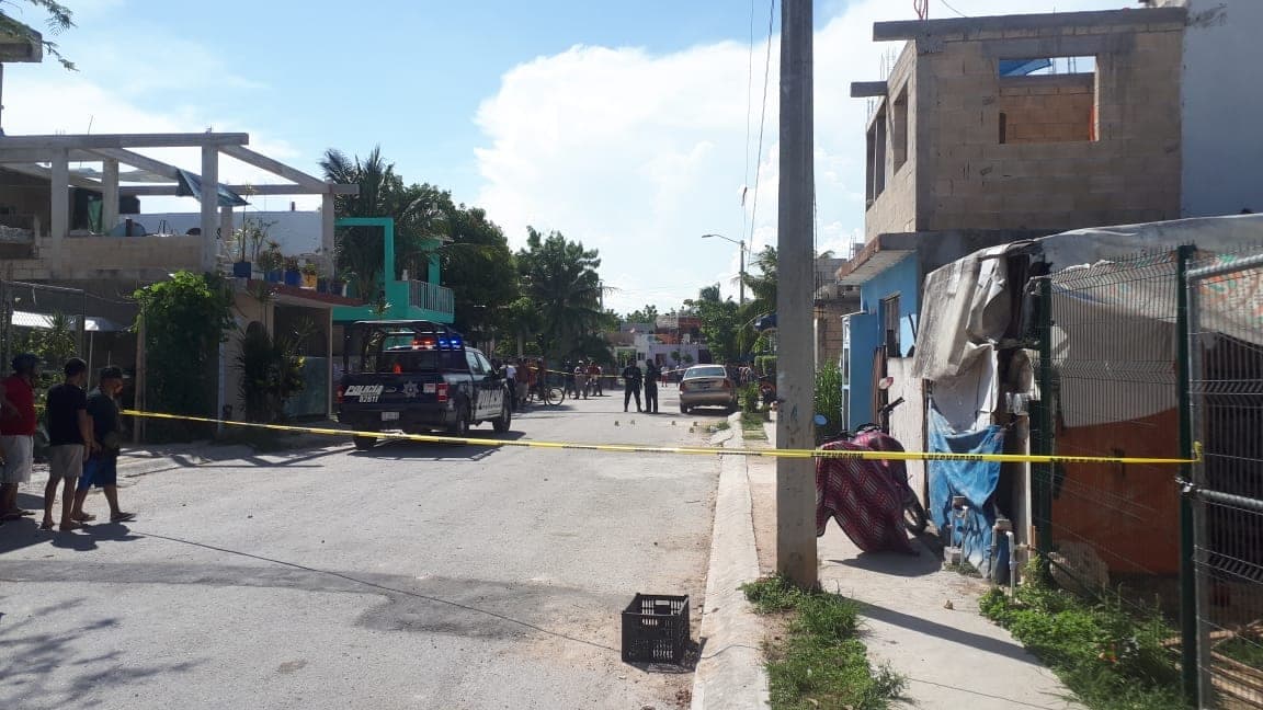 Hospital se deslinda de la entrega del cuerpo de mujer asesinada en pollería en Playa del Carmen