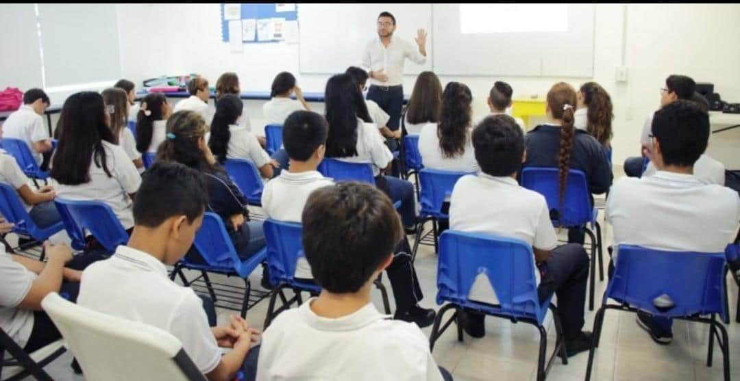 Pagarán becas a alumnos de secundaria en Cancún a partir de este lunes