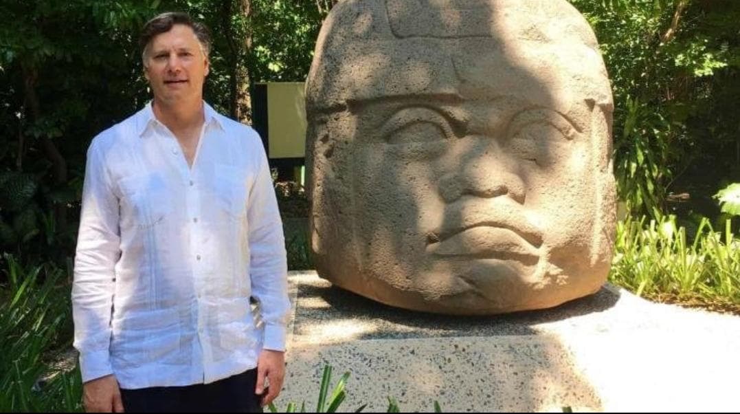 Cumple Christopher Landau su primer año como embajador en México