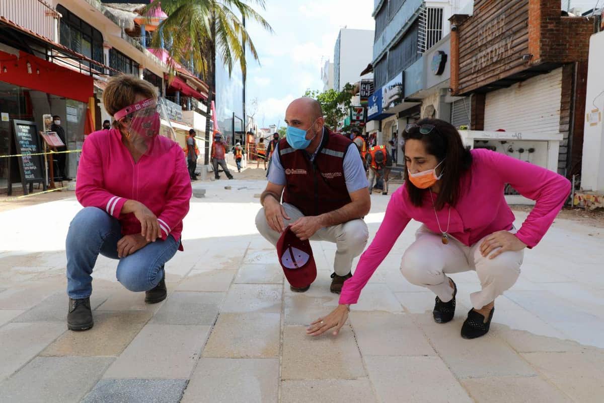 ¡Falta menos! Inicia colocación de baldosas y adocretos en la Quinta Avenida