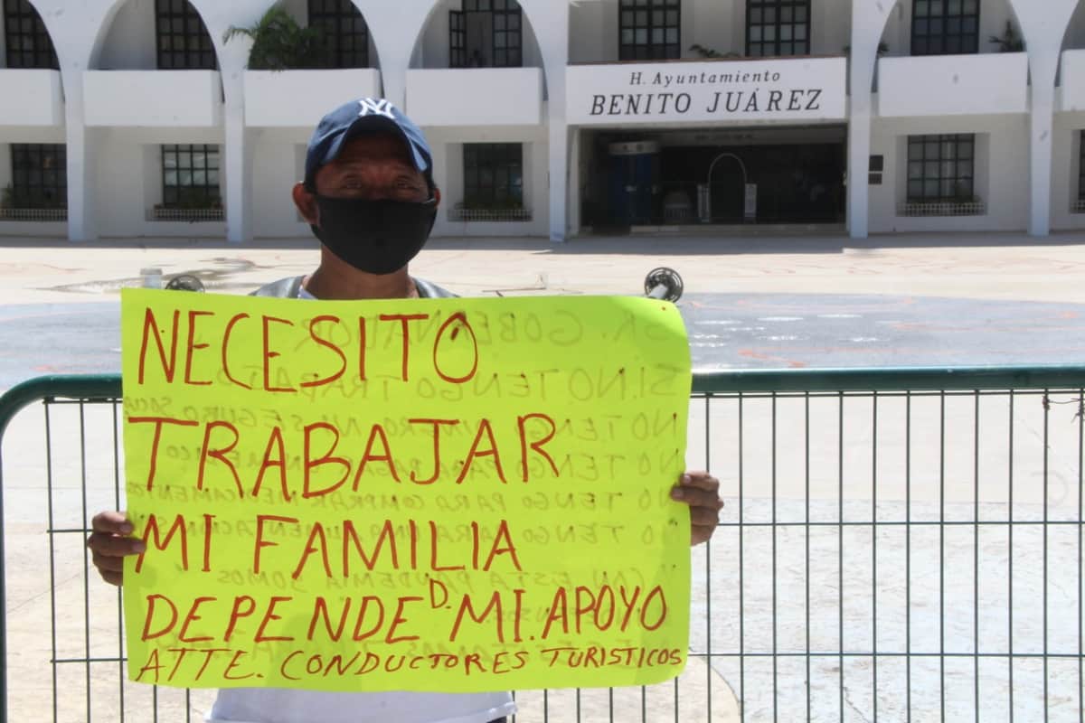 Protestan transportistas del aeropuerto; exigen trabajo