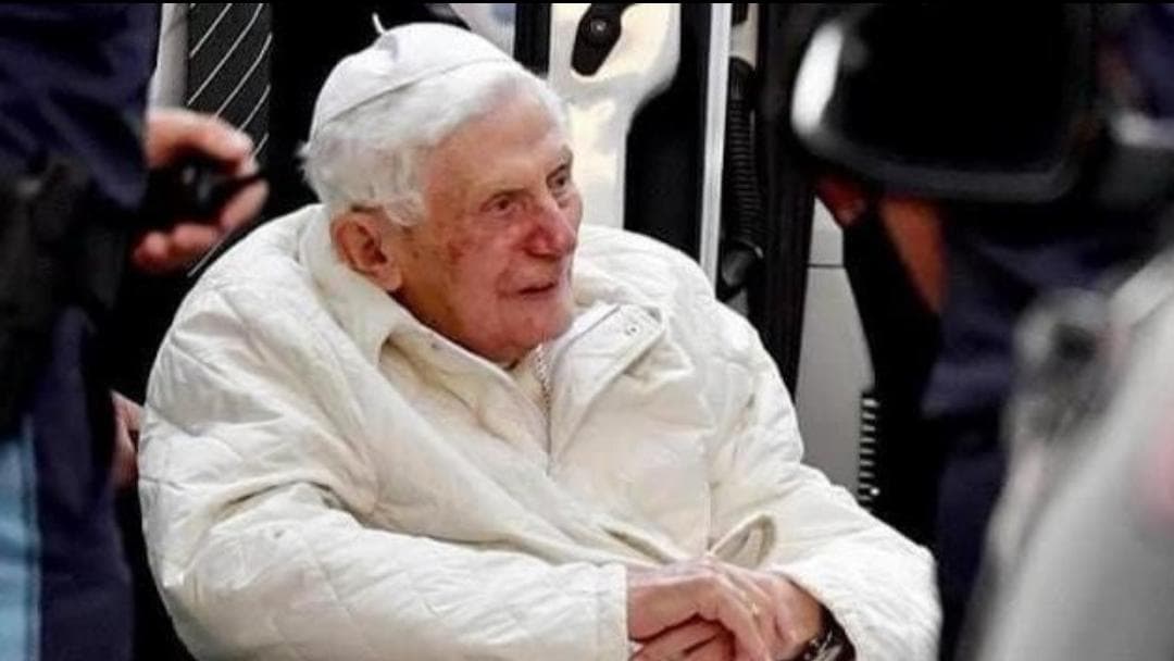 Benedicto XVI, muy frágil y delicado de salud