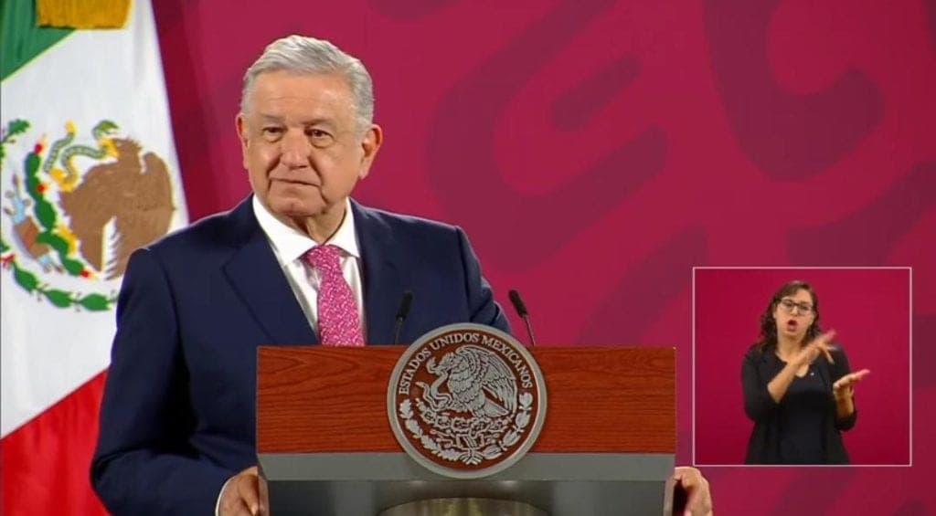 Si Suprema Corte rechaza consulta, promoveré reforma a la Constitución: AMLO