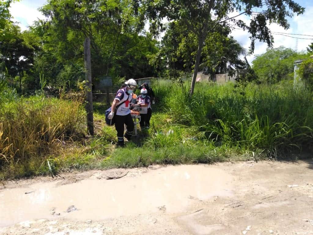 Encuentran a hombre con un machetazo en la cara en Cancún