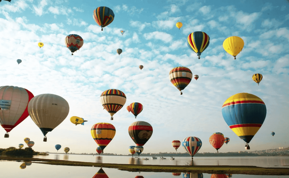 Enamórate de los 5 mejores lugares de México para viajar en globo aerostático